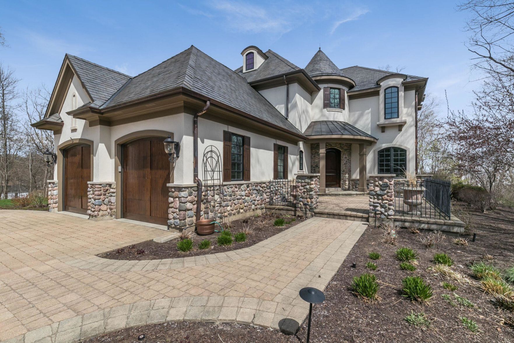 No. 15 N1546 Forest Hills Court, Linn, sold for $3.15 million
